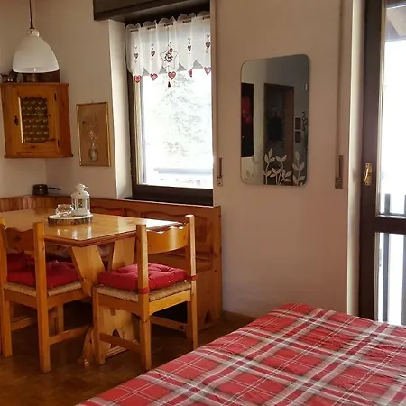 Tipico Bilocale Nel Condominio Primiero Appartamento